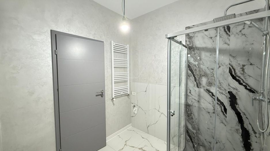 Etaj 1. Decomandat. Loc de parcare. - Poză 7