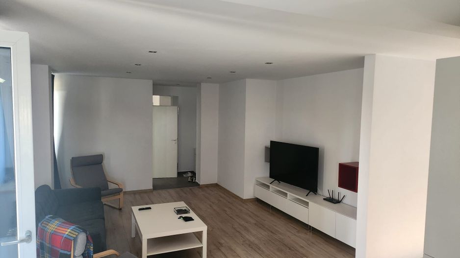 Apartament spatios cu 2 locuri de parcare - Poză 3