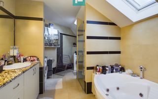 Casă pe Strada Oituz - Poză 35