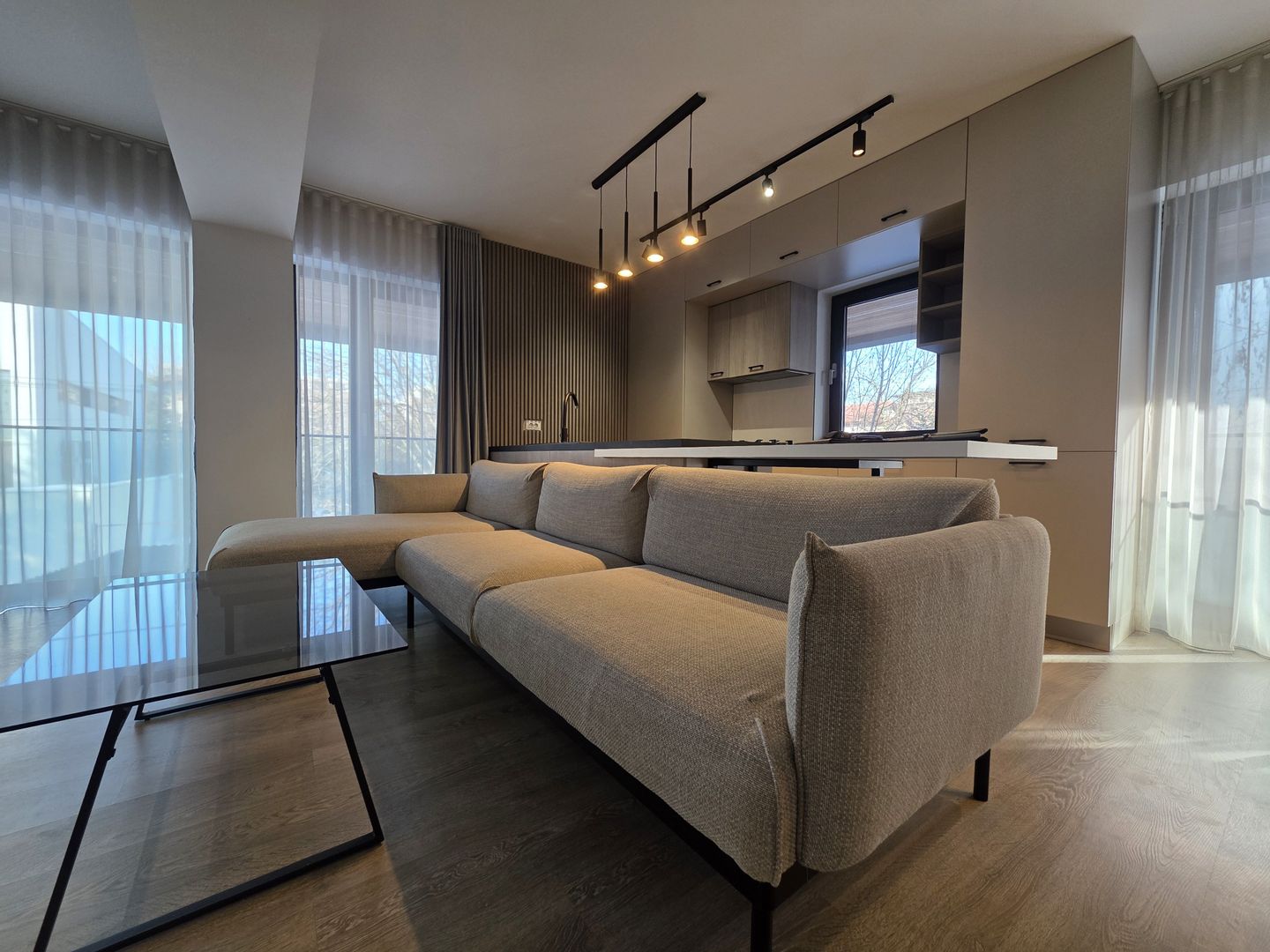 4 camere devanzare Iancu Nicolae Cambrige School parcare subterana lux - Poză 17