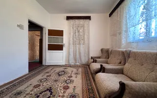 Vanzare casă cu potențial rezidențial și comercial în Pucioasa -441 mp - Poză 14