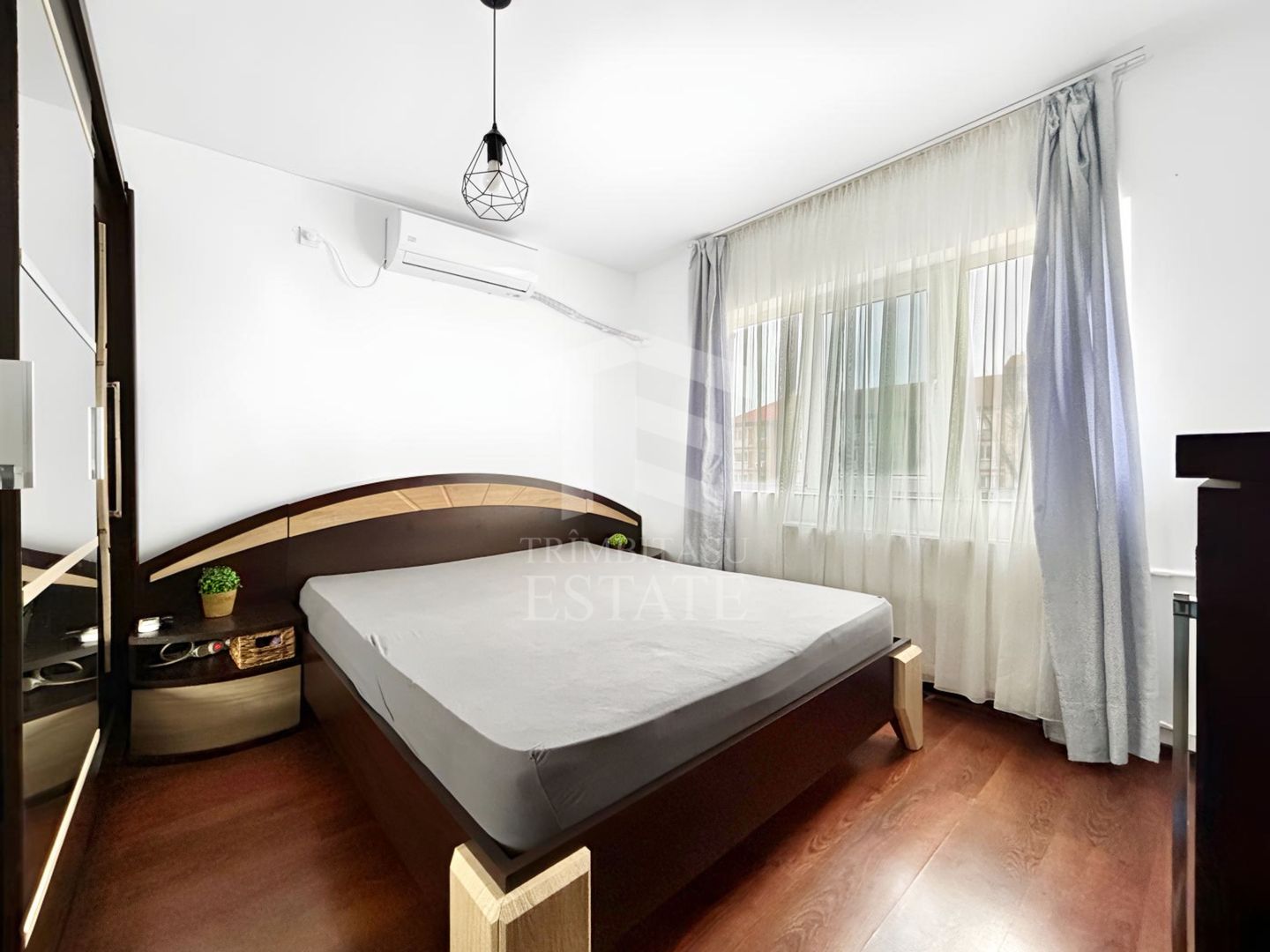 De vanzare | Decomandat 2 camere | Et 3 | Finisaje moderne | Soarelui - Poză 12