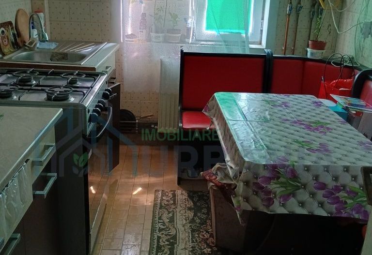 Primesc in gazda două fete, zona Podu Ros. - Poză 3