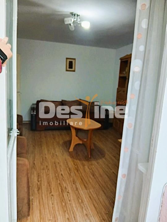 Apartament cu 3 camere de vanzare zona centrala - Poză 2