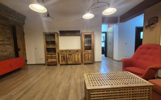 Bloc nou, sectiune mare, apartament 3 camere cu semineu, terasă mare si garaj - Poză 9