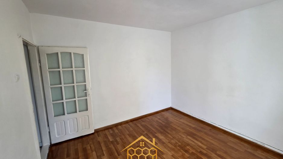 Apartament 3 Camere Decomandat - Spatios - in Zona 1 Mai - Poză 8