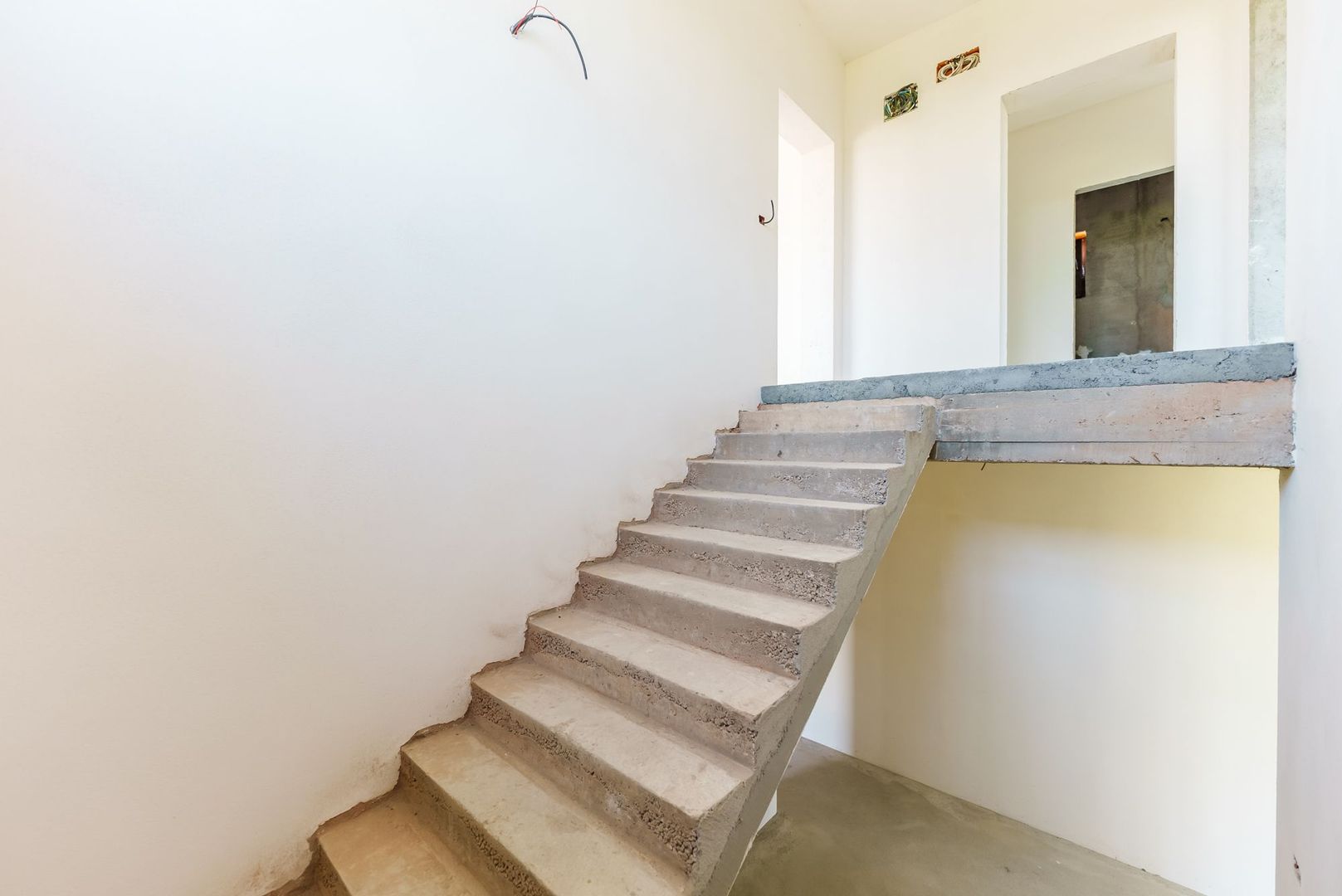 Vilă cu arhitectură modernă în Săcălaz - Poză 15