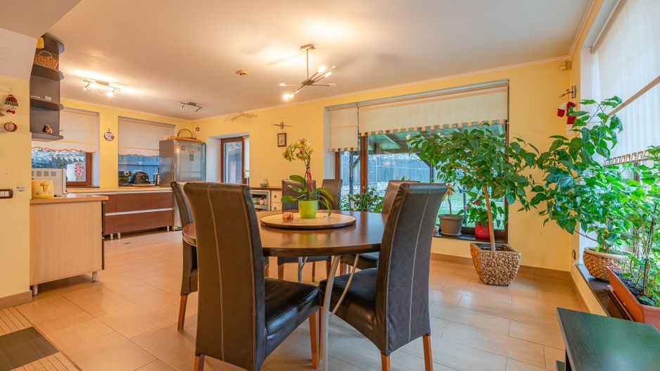 Casa individuala in Dambul Morii cu vedere spre Piatra Mare - Poză 4