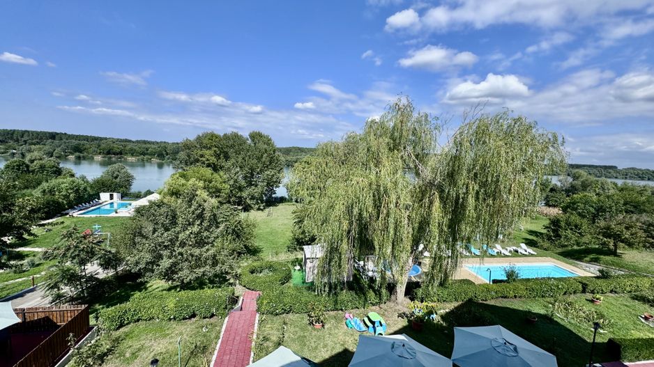 Hotel 20 camere Delta Dunarii 50 m deschidere teren 6000 mp acces auto - Poză 21