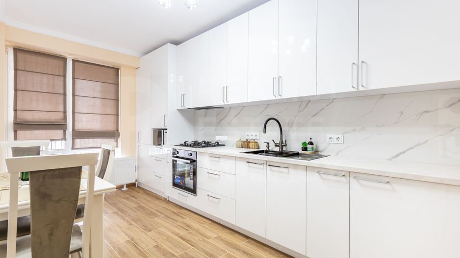 Chirie, apartament, 2 camere, strada Calea Ieşilor, Sculeni - Poză 4