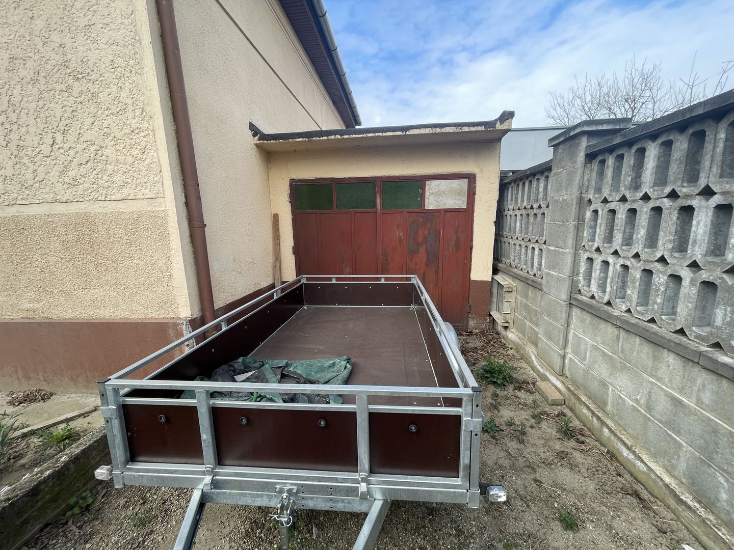 Casa de vanzare cu teren 572 mp si front generos 21 ml - Poză 11