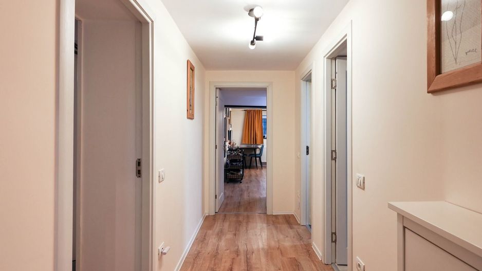 Apartament cu 3 camere la casa | Curte 130 mp | Zona Grivitei strada Vulcan - Poză 12