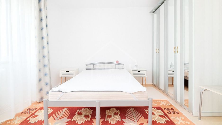 Suprafata Generoasa Garii - Poză 2