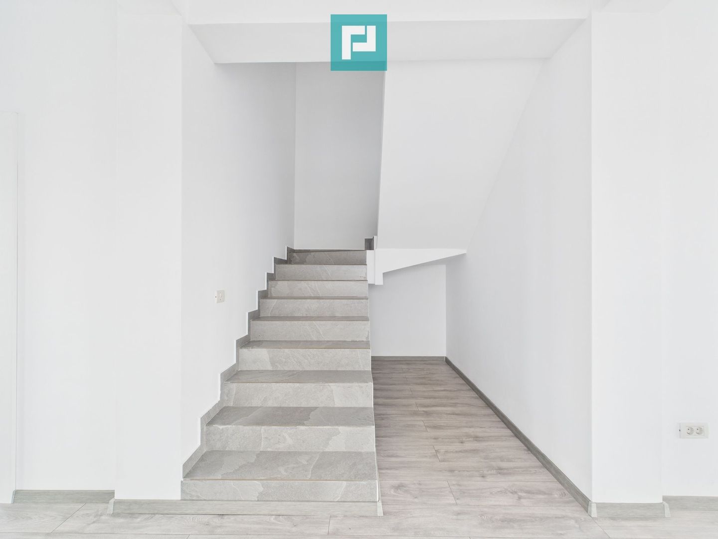 Duplex ultrafinisat cu 3 camere, 3 băi în Pișchia - Poză 10