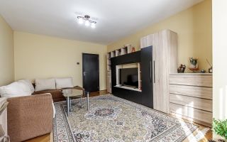 VANDUT! Apartament spațios, 2 camere decomandat, Podgoria Arad - Poză 2