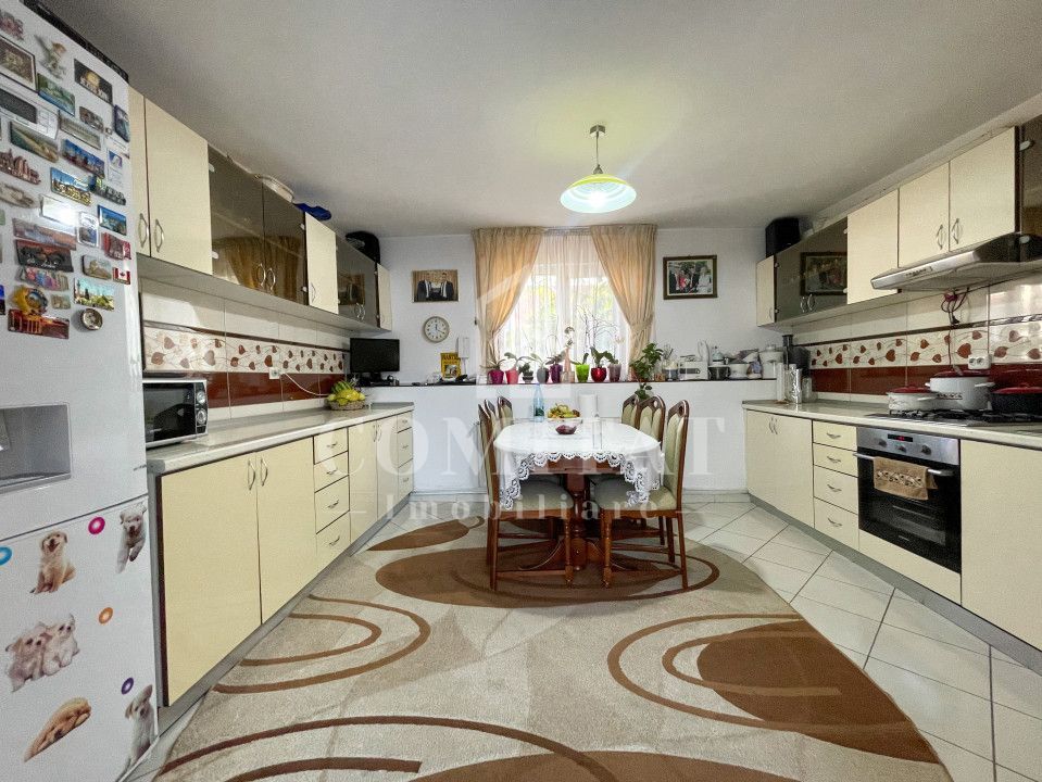 Apartament 3 Camere | 110mpu | Curte proprie 190mp | Semicentral - Poză 1