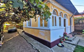 Vanzare casa cu teren 1800 mp, Pitesti str Bananai, la intrare - Poză 15