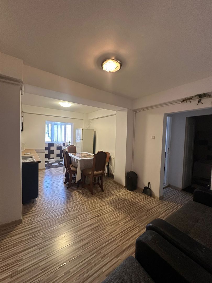 Apartament 2 camere- 1 Mai, Pelendava - Poză 9