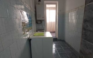 Apartament de vanzare, 2 camere, balcon inchis, 45 mp utili, Sebes - Poză 4
