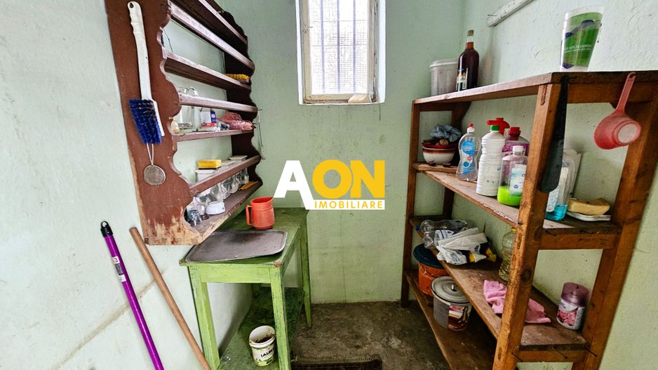 Casă traditională, 3 camere, 1766 mp teren, la asfalt, Vintu de Jos - Poză 16