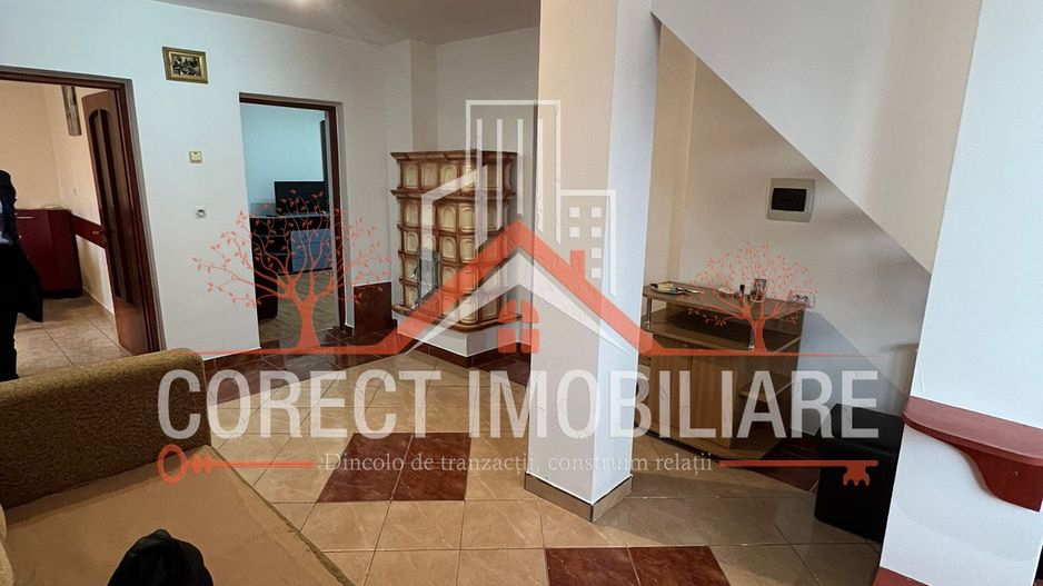 🏡 Apartament cu 3 camere  300 € / lună - Poză 1