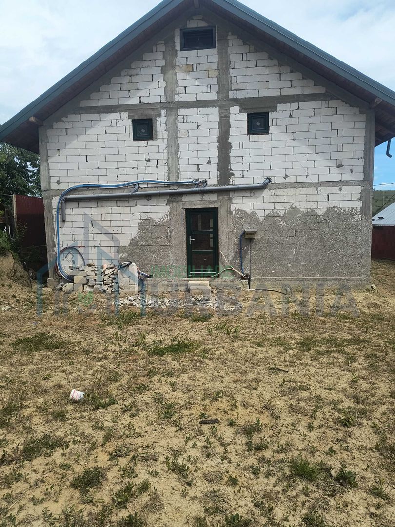 Casă de vânzare în sat Isaiia, comuna Răducăneni, județul Iași - Poză 8