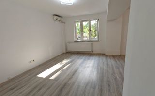 Închiriez apartament 2 camere, nemobilat, ultracentral - Poză 5