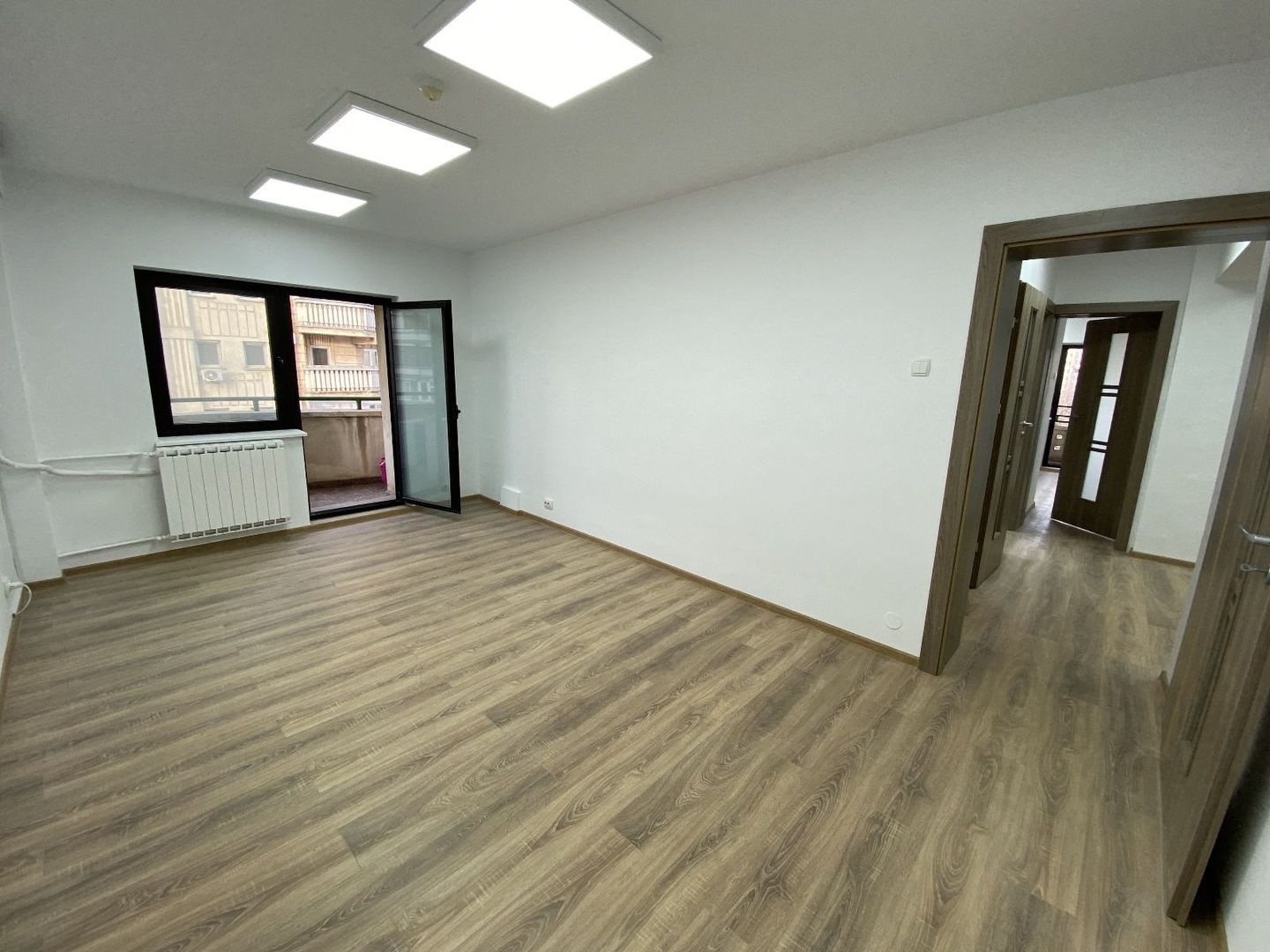 Imobil 4 camere Unirii, cladirea Sitraco, pretabil investitie. - Poză 8