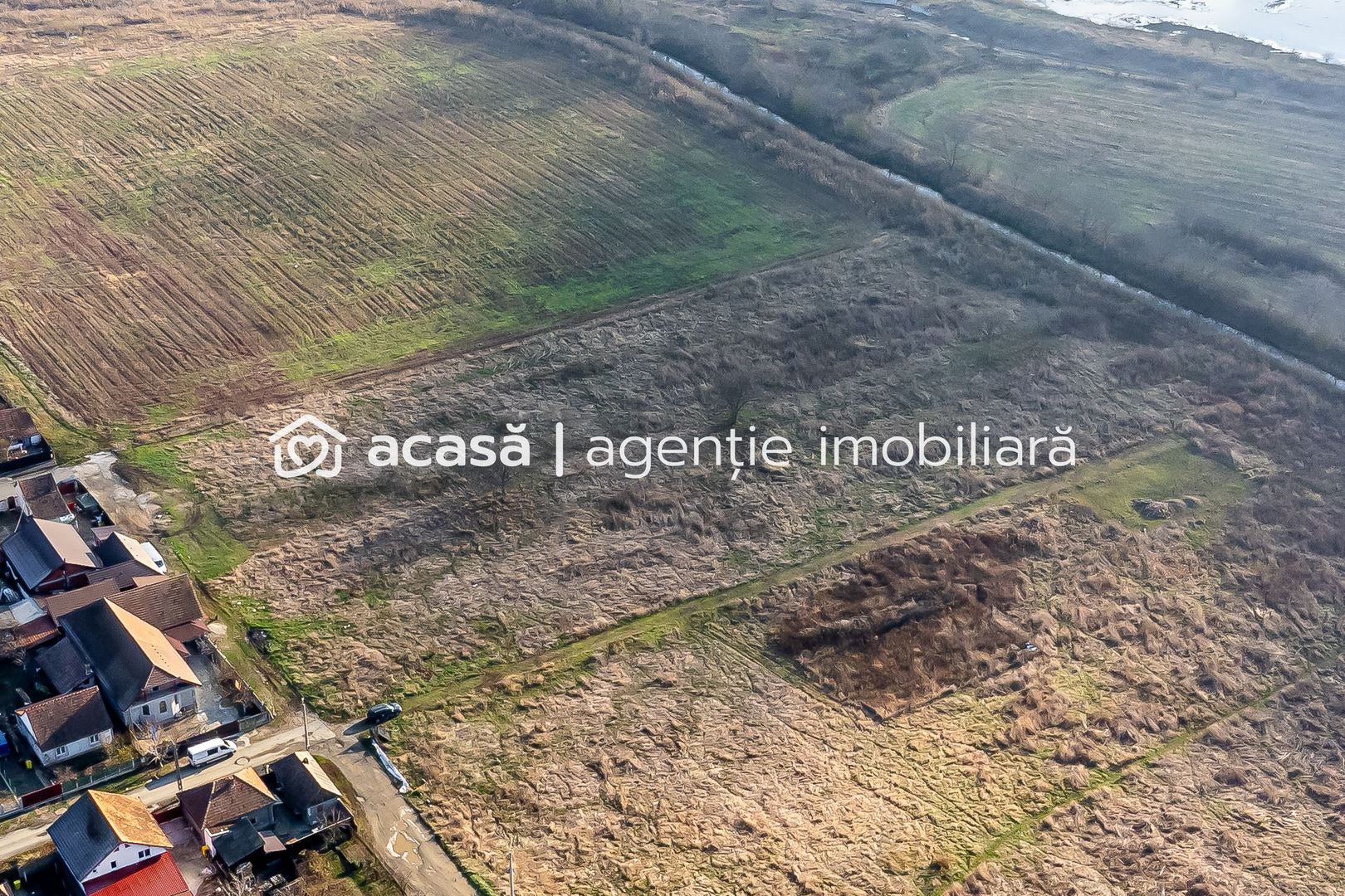 Pret redus Teren generos intravilan la 3 km de Primaria Arad - Poză 3