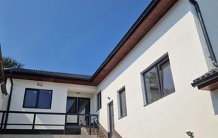 Vand casa in zona Blocului 800