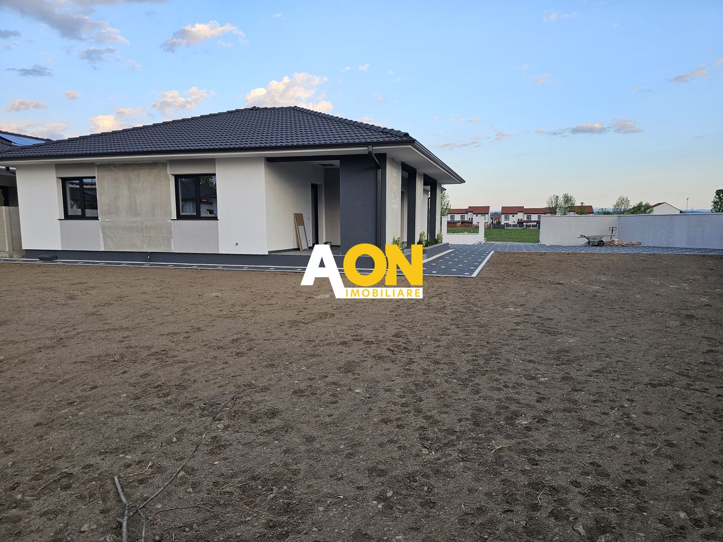 Casa 4 camere, 2 bai, 866 mp teren, predare la cheie, Micesti - Poză 2