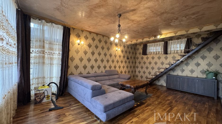apartament 3 camere 100 mp pe 2 etaje zona Horea central, de închiriat - Poză 1