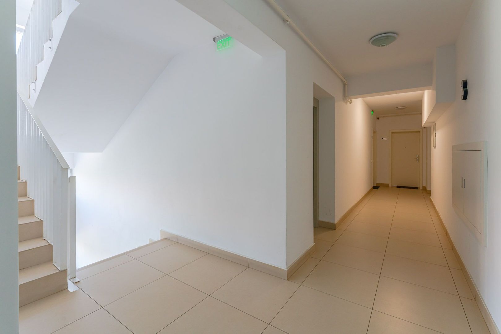 Studio mobilat și utilat, bloc 2020, etaj 3 – Terasă comuna amenajată - Poză 13