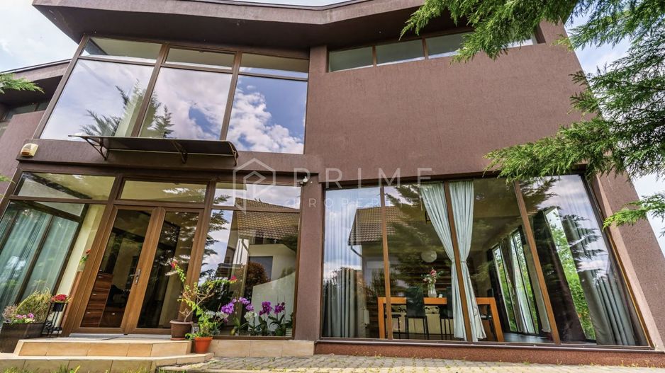 Vilă cu design și dotări deosebite de vânzare - Poză 12