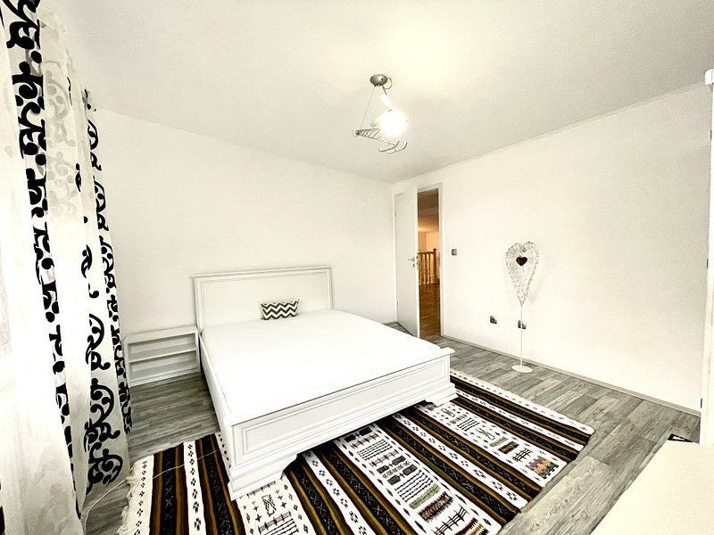 Casǎ individuală lângǎ Iulius Town - Poză 9