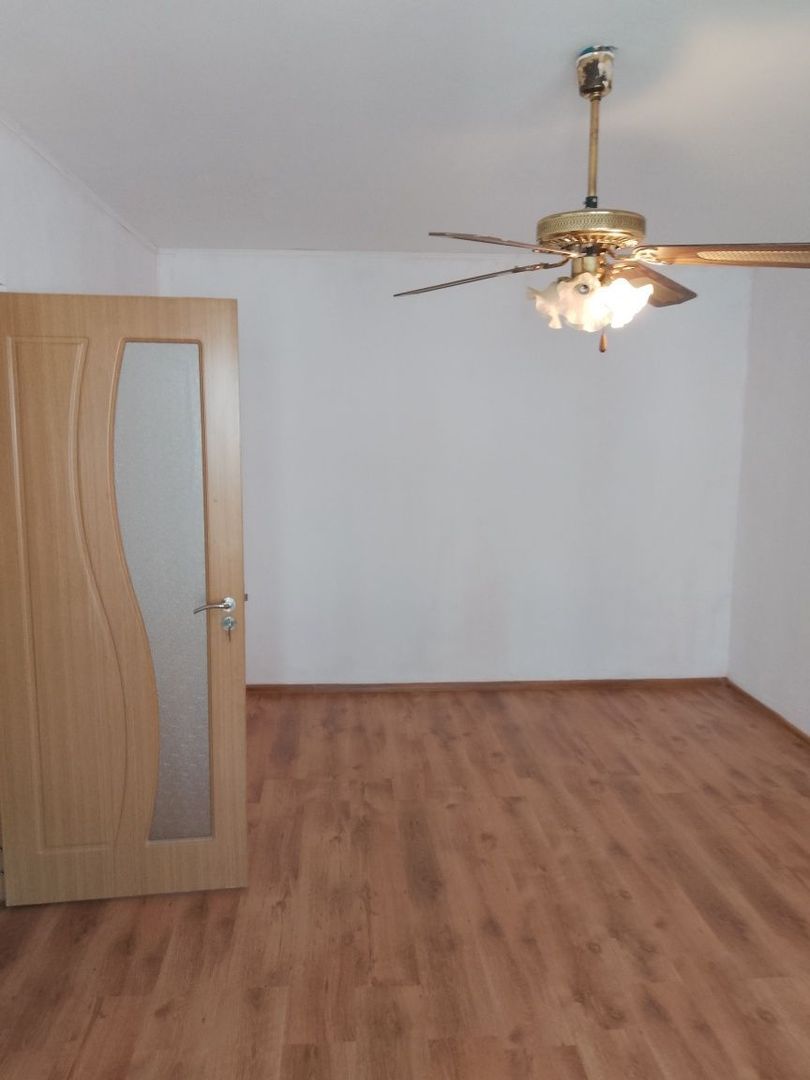 Vand apartament 2 camere zona Gorjului - Poză 3