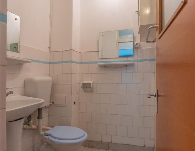 Apartament nemobilat in zona Spitalului Judetean - Poză 8