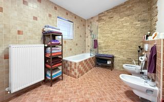 Două case separate , utilizare mixtă– rezidențial & comercial. - Poză 15