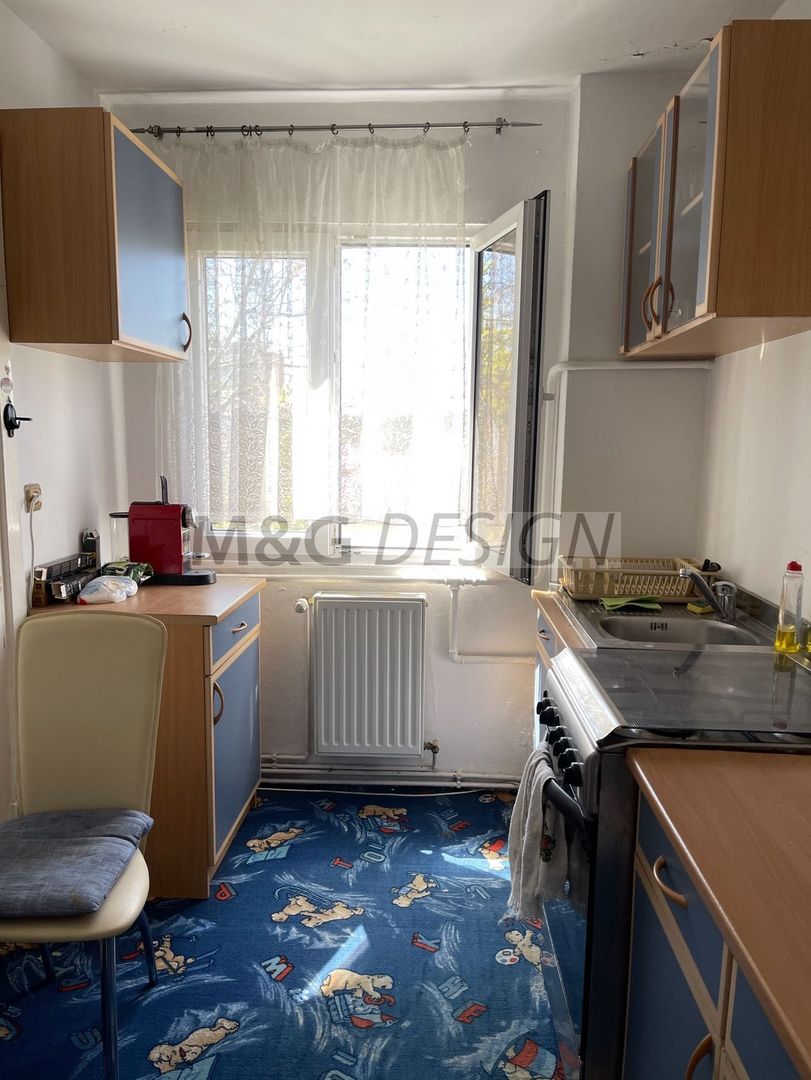 4  camere  decomandat,  et. 2 din 4,Circumvalațiunii-Favorit - Poză 1