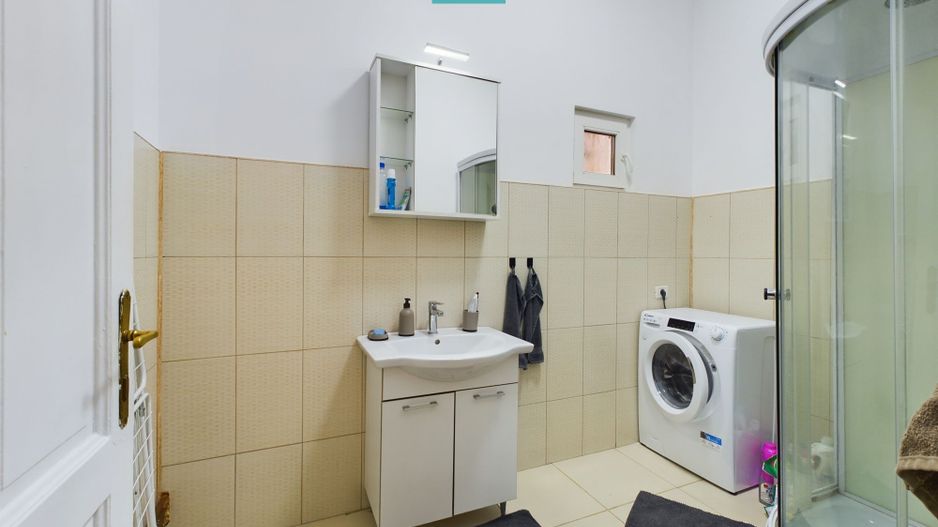 Apartament la casă zonă centrală - Poză 6