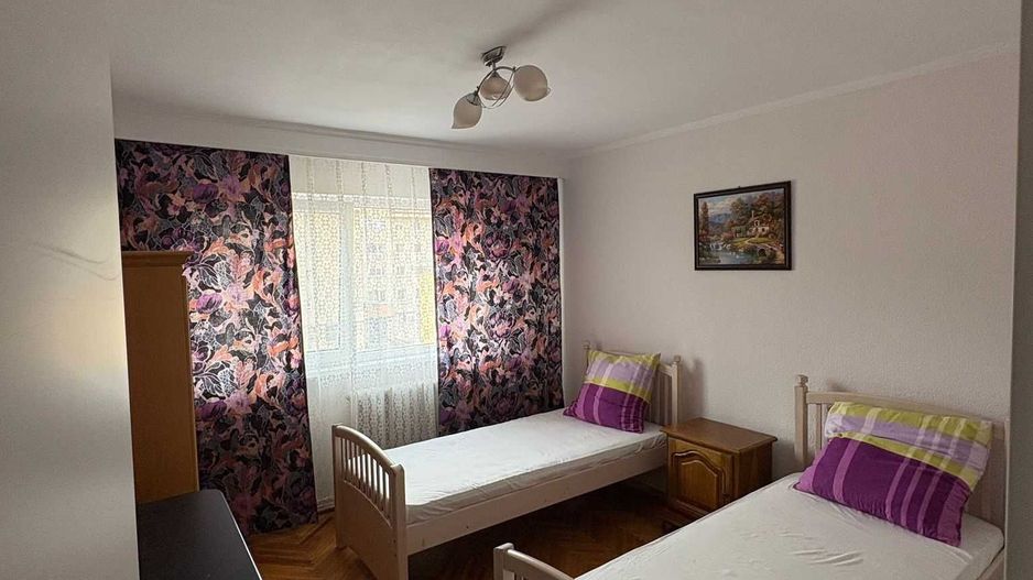 Apartament cu 3 camere de inchiriat in Centru - Poză 3