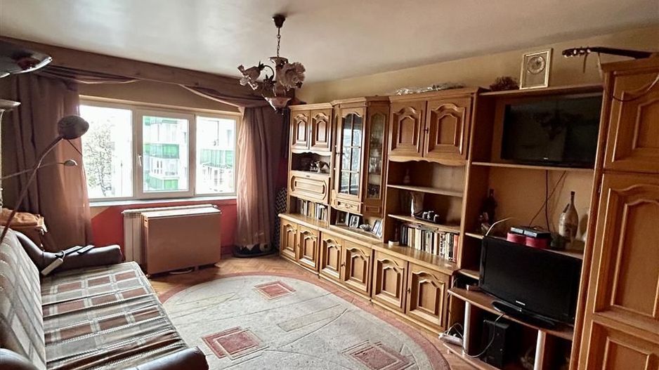 Apartament 2 Camere Rogerius Decomandat - Poză 1