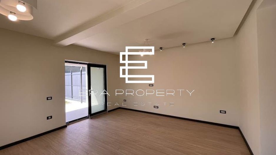 Casă tip duplex elegantă, cu finisaje moderne și priveliște panoramică - Poză 6