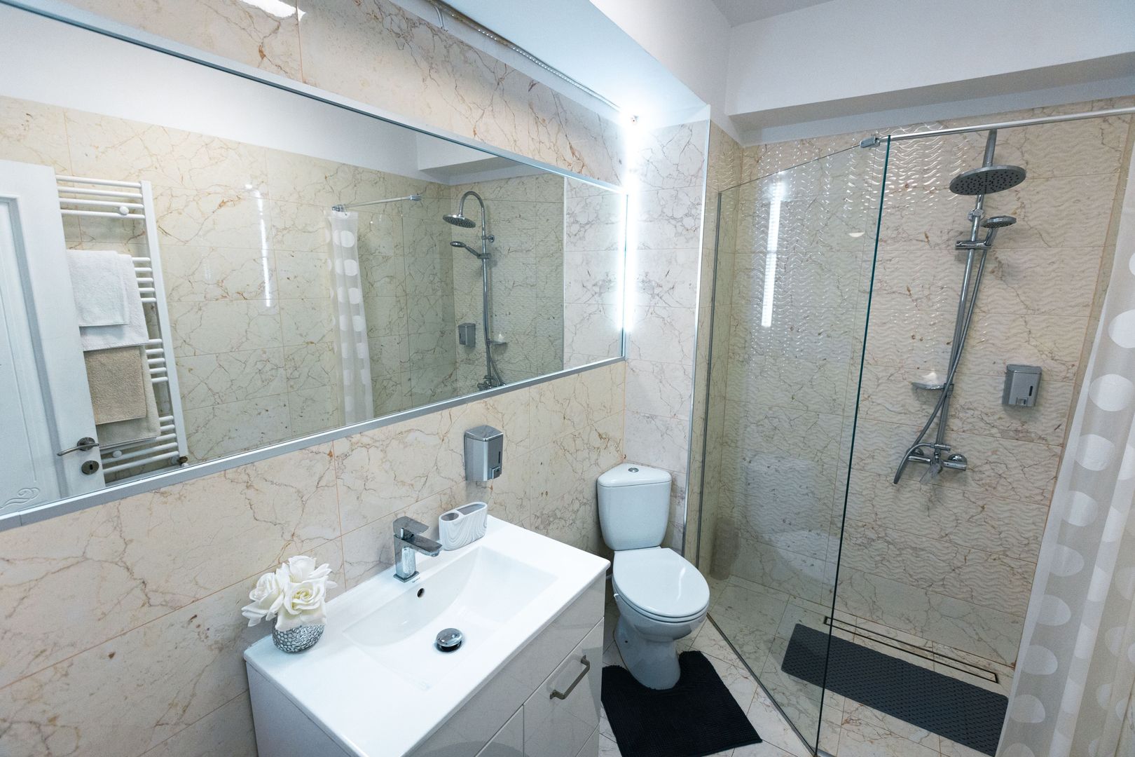 Apartament decomandat | Zona Palas | Vedere directa catre Palas - Poză 9