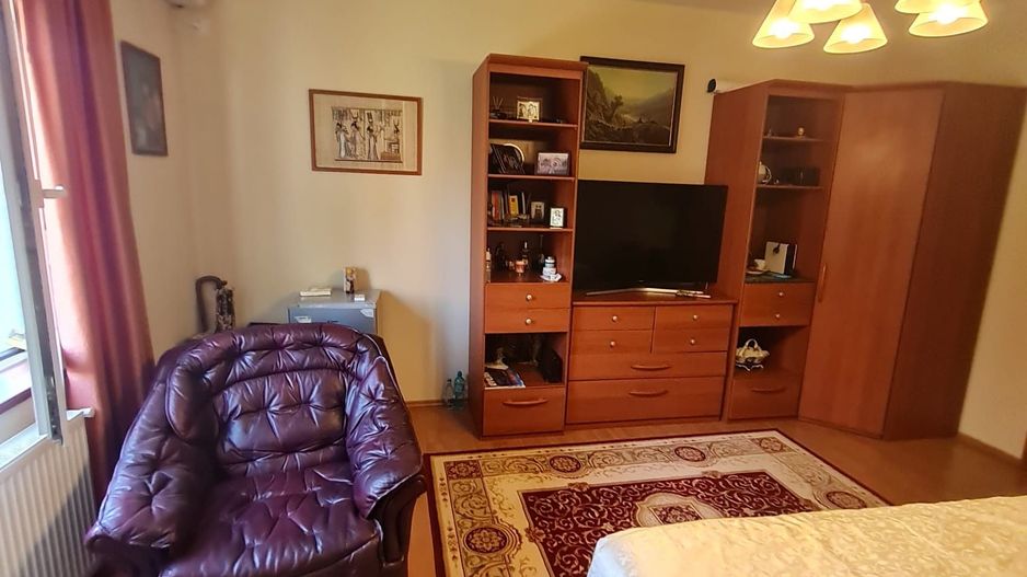 Vila deosebitǎ în zona centrala - Poză 19