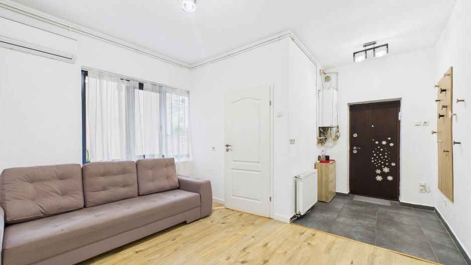 Casă / Vilă cocheta cu 3 camere - de vanzare - zona Basarab - Poză 2