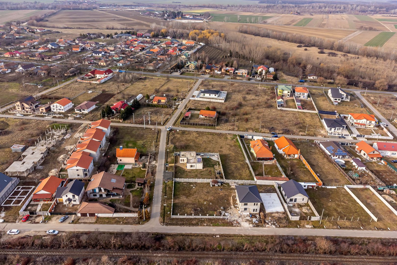 Teren generos, situat pe colt in cartierul nou din Calugareni - Poză 5