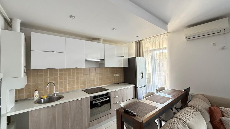 Complex Uranus. Balcon mare. Loc de parcare subteran. - Poză 4