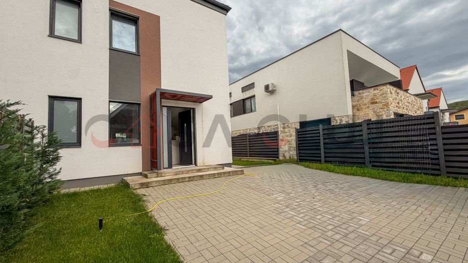 Casa noua, 4 camere, strada inchisa, zona Campului! - Poză 4