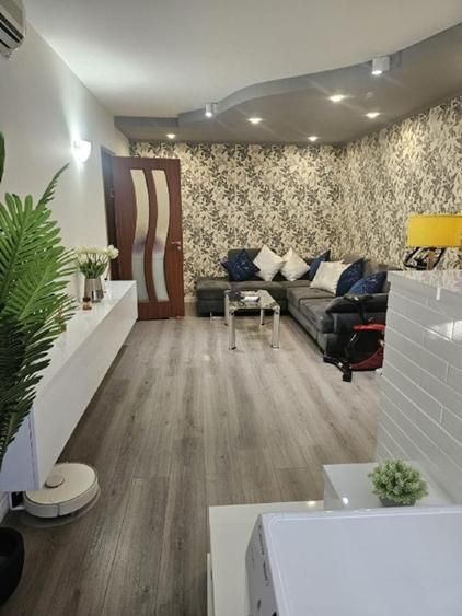 Apartament 3 camere Decomandat - Poză 16